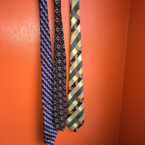 Patterned ties bundle! - Picture 2 of 3